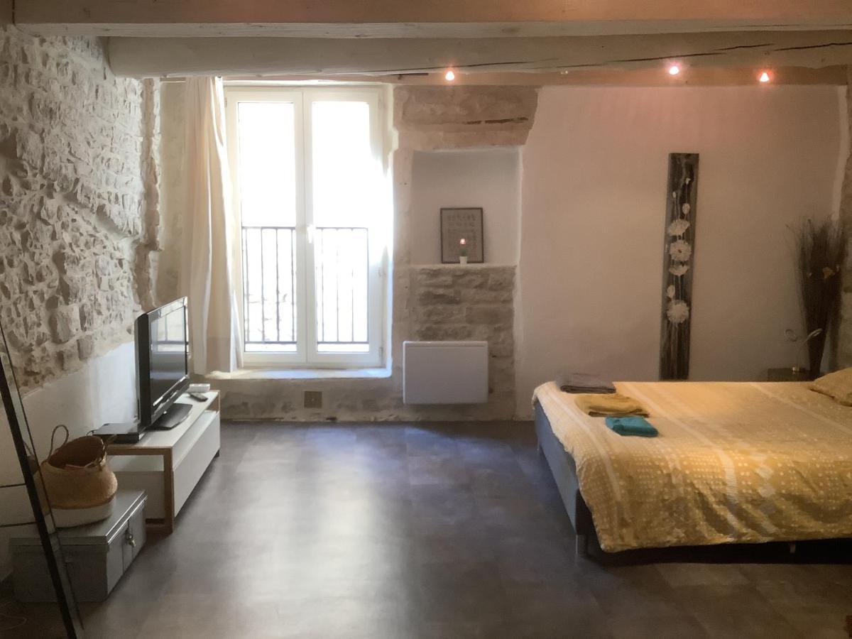 L'Etoile Apartment Ним Екстериор снимка
